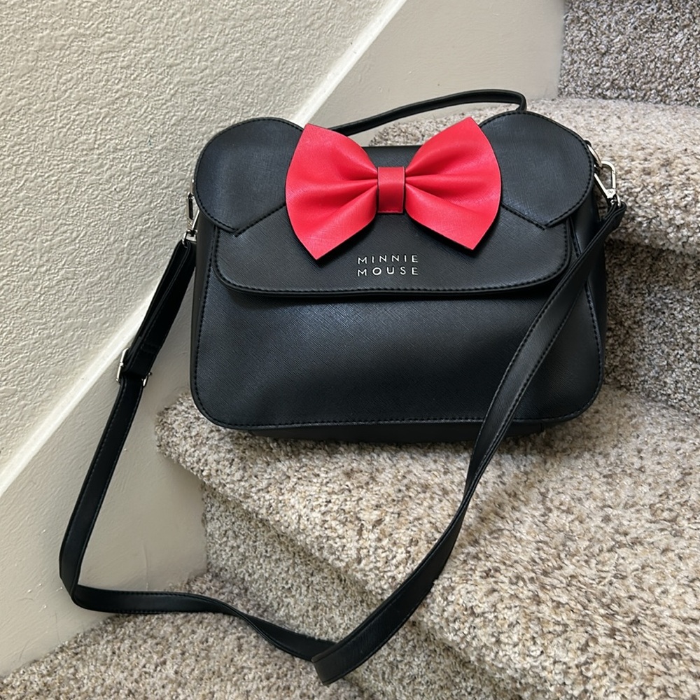 Loungefly Minnie Mouse bag